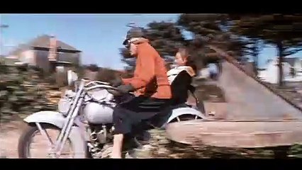 Les Russes arrivent Bande-annonce (EN)