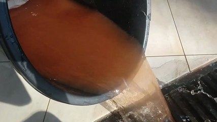 Pobre não tem sossego na vida: Internauta reclama de qualidade de água da Sanepar