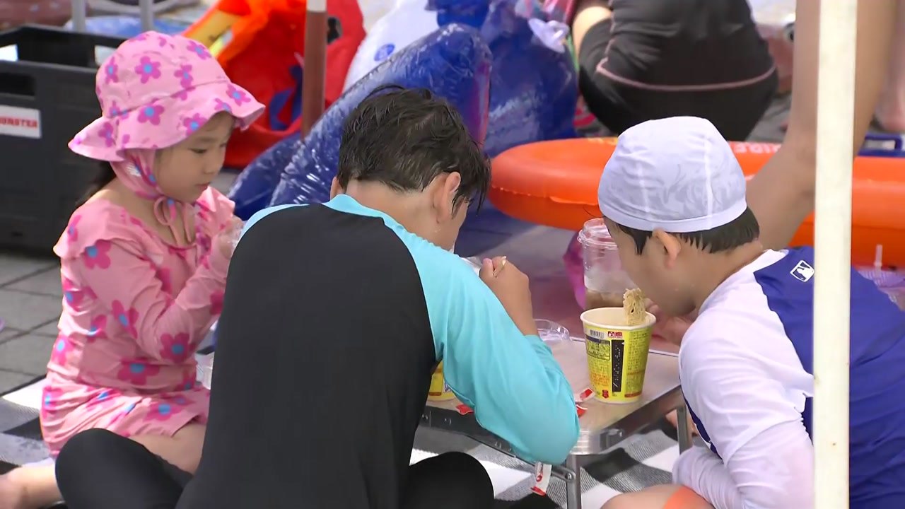 [날씨] 휴일 찜통더위 계속...제주도·전남 해안 장맛비 / YTN