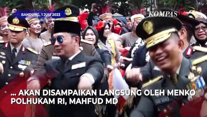 Скачать видео: Gubernur Jabar Ridwan Kamil Ungkap Progres Penanganan Polemik Al-Zaytun