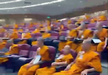 พล.ต.อ.วิระชัย "นายพลหมื่นล้าน" ซึ้งในพระธรรม ขอบวชไม่สึก! (มีคลิป)