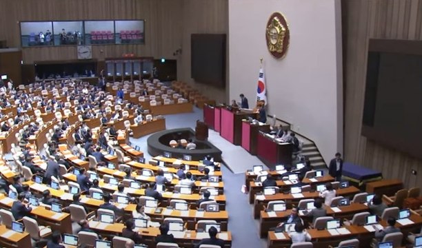 野 ‘오염수 결의안’ 단독 채택…與 “청문회 거부할 것”