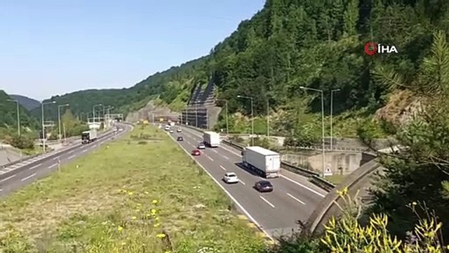 TEM ve D-100 Karayolu Bolu Geçişinde Yoğunluk Devam Ediyor