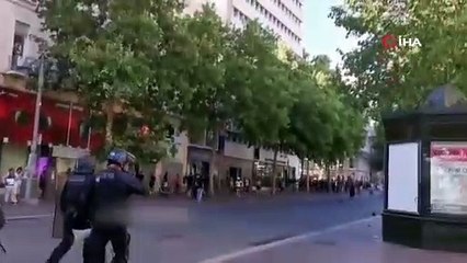 Fransa’daki protestolar şiddetini arttırdı