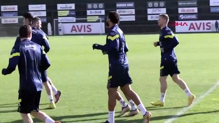 Partagé sur les réseaux sociaux ! La star de Fenerbahçe fait ses adieux à l'équipe