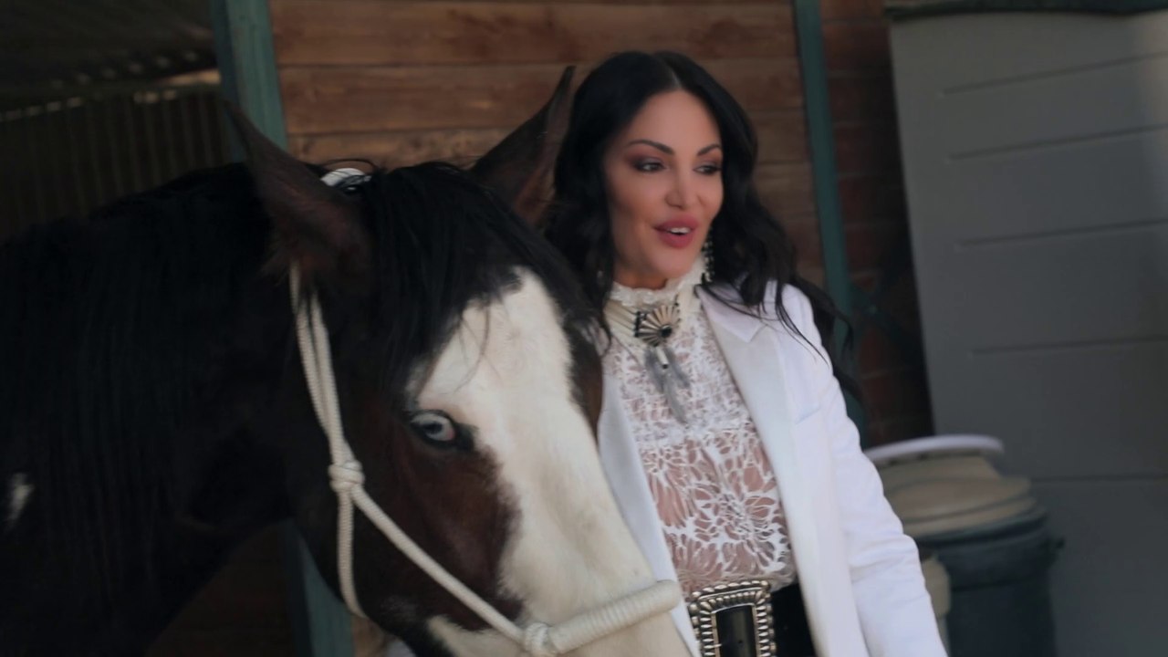 Bleona - Photoshoot by Walter Kerr in Palm Springs (Behind The Scenes)