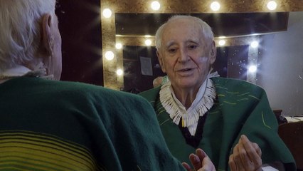Zé Celso é internado após incêndio atingir seu apartamento
