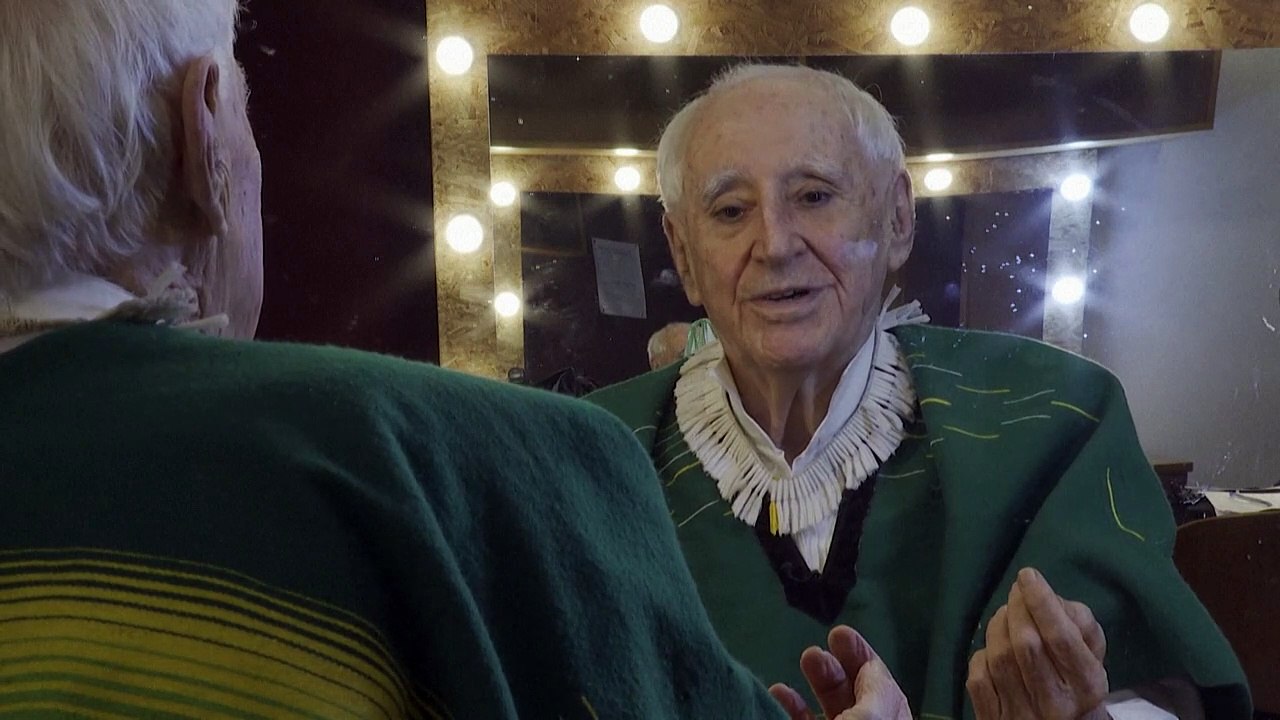 Zé Celso é internado após incêndio atingir seu apartamento