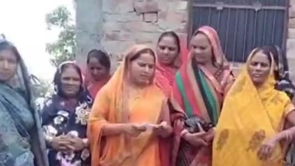 बहराइच: घायल महिला की मदद में सामने आई समूह की महिलाएं, पेश की मानवता की मिसाल