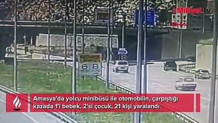 Amasya’da otomobille çarpışan minibüs köprü ayağına daldı
