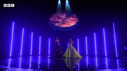 Chloe x Halle perform FEELING GOOD  - The Earthshot Prize 2022 - BBC