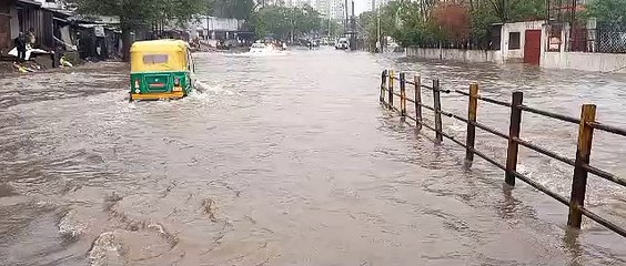 SURAT VIDEO/ कॉजवे का नजारा देखने पहुंचे लोग