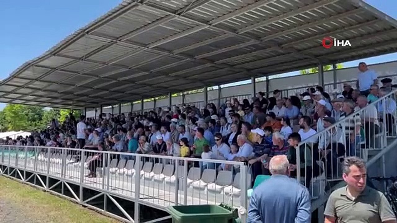 Courses de chevaux Rahvan dans le jardin national de Yeşilırmak