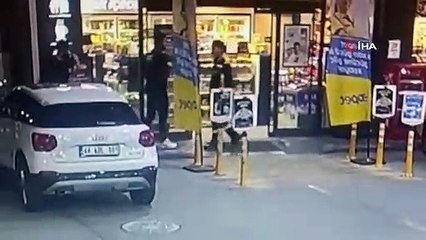 À Şişli, l'employé de la station-service a été battu à mort devant la caméra.
