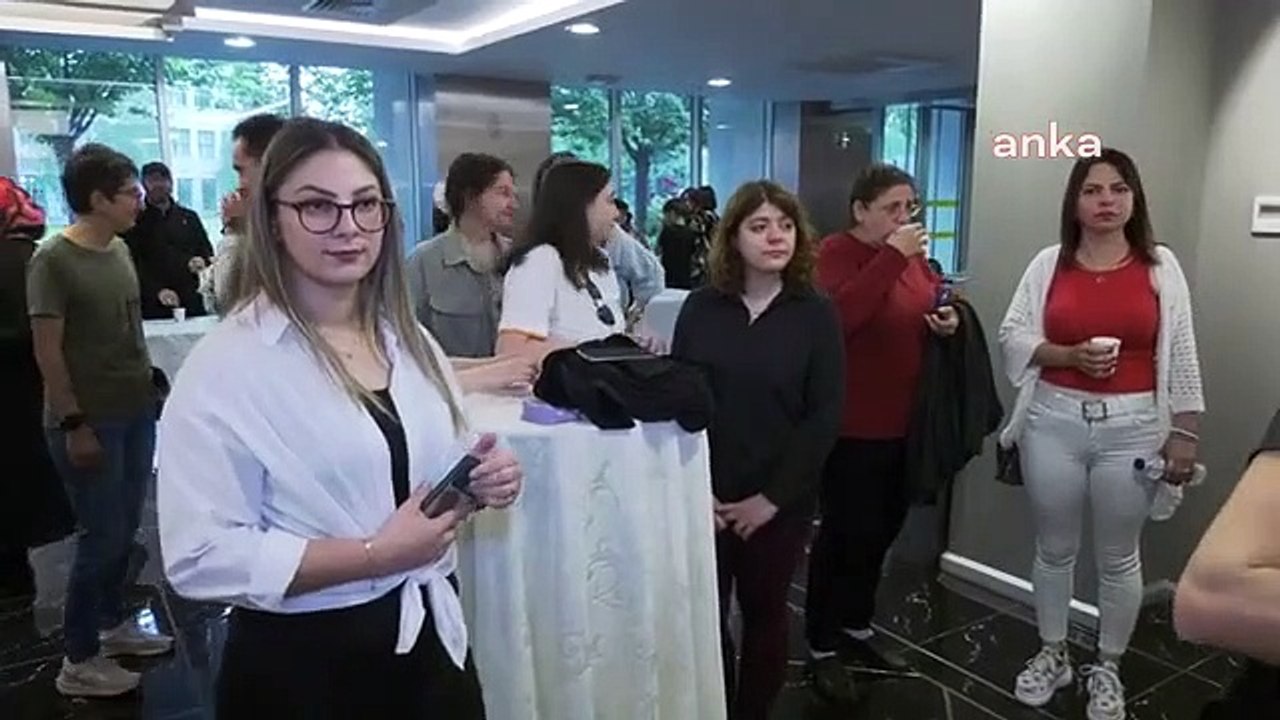 Fotoausstellung von Erdbebenopfern in Ankara eröffnet