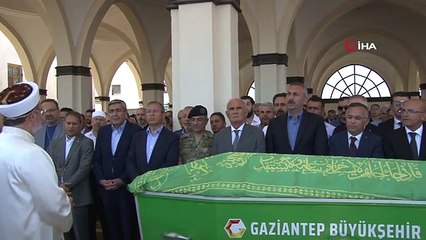 Fatma Şahins Vater, Mustafa Kıymık, wurde von seiner letzten Reise verabschiedet