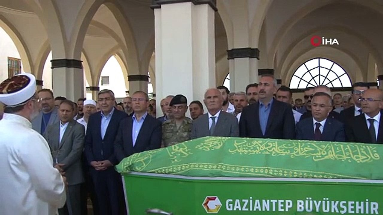 Fatma Şahins Vater, Mustafa Kıymık, wurde von seiner letzten Reise verabschiedet