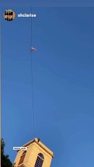 El mejor funambulista del mundo cruza la plaza de Catalunya