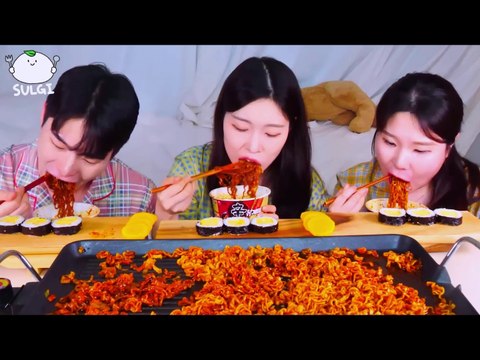 ASMR MUKBANG THE SPICIEST NOODLES CHALLENGE with Family (Fire noodles, Ghost pepper, FIRE DEVIL).