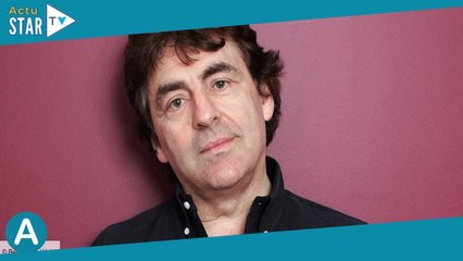 Obsèques de Claude Barzotti : l'hommage bouleversant de ses filles Sarah et Vanessa