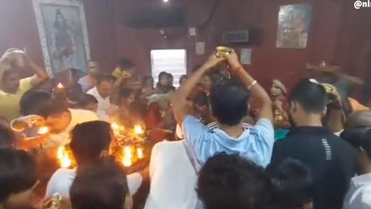 पटना: गुरु पूर्णिमा और सावन माह की शुरुआत पर बाबा भोलेनाथ के मंदिरों में भक्तों की उमड़ी भीड़, देखें खबर