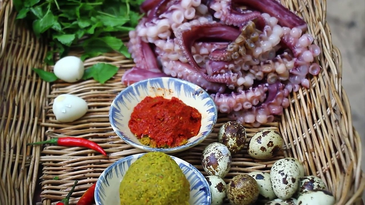 #MasalaSquid Cooking Squid Hand Masala Curry Seafood Recipe Eating So Delicious and Spicy in Jungle