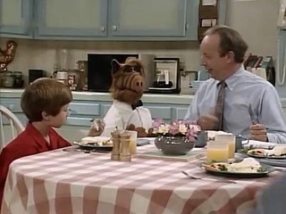 Alf S02E01- Stets zu ihren Diensten