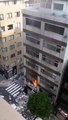 Découvrez les images de l'explosion et l'incendie d'un immeuble dans le centre de Tokyo - Quatre personnes ont été blessées -