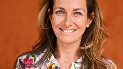 VOICI : Anne-Claire Coudray : ces critiques improbables que des téléspectateurs lui envoient par courrier