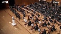 Corea del Sud, robot dirige un'orchestra a Seoul