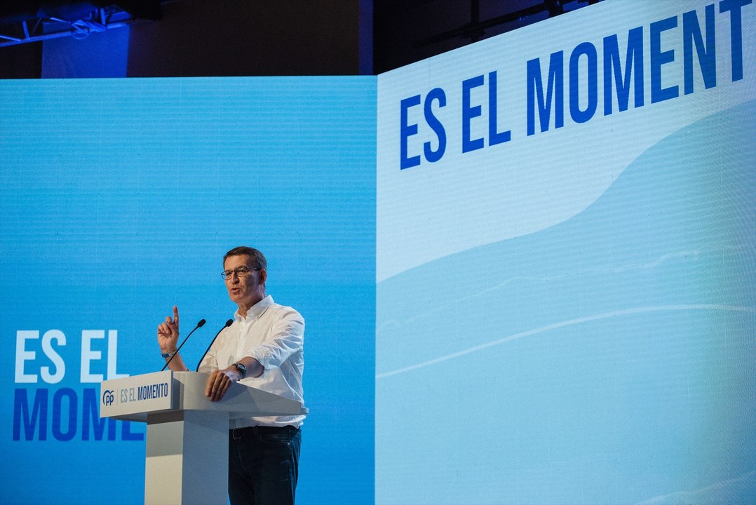 Feijóo busca "una mayoría para gobernar en solitario" y hacerlo "sin bloques ni bloqueos"