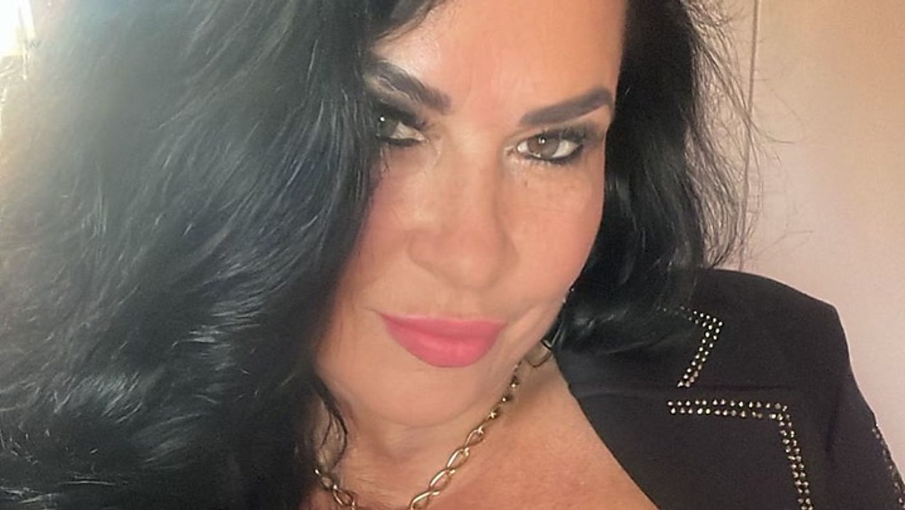 Iris Klein: Am Pool zeigt sie ihre neuen XXL-Brüste