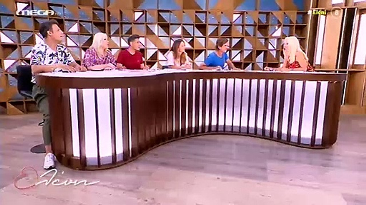 Ελένη Μενεγάκη: Η έξοδος με τον Μάκη και τις κόρες της - «Τρέχαμε άρον άρον…»!