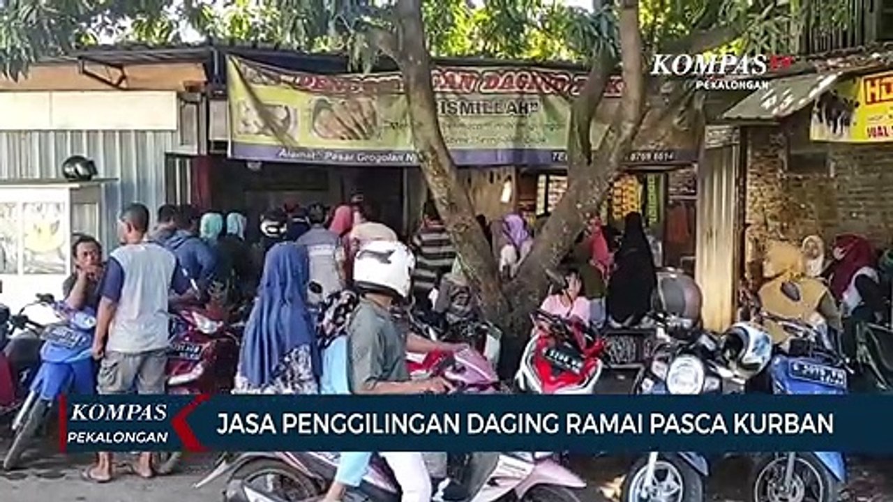 Jasa Penggilingan Daging di Pasar Grogolan Pekalongan Ramai Pasca Idul Adha