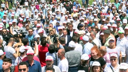 Descargar video: Bolu Belediye Başkanı Tanju Özcan 'Değişim ve Adalet' Yürüyüşü Başlattı