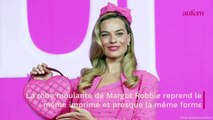Margot Robbie iconique, elle reproduit le tout premier look de Barbie