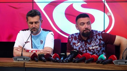TRABZON - Trabzonspor Teknik Direktörü Bjelica, basın toplantısında konuştu (1)