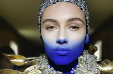 Pat McGrath signe l'incroyable look beauté du défilé Schiaparelli