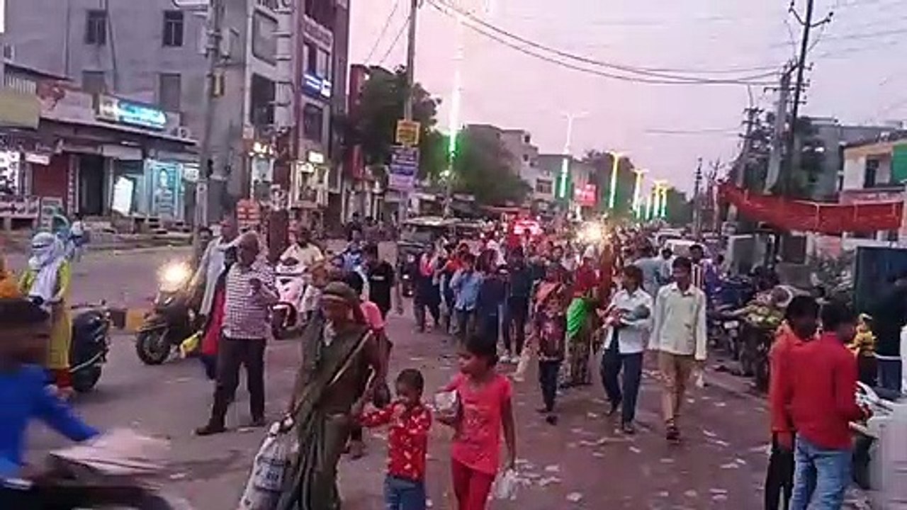 भरतपुर में दिखा गोवर्धन सा नजारा