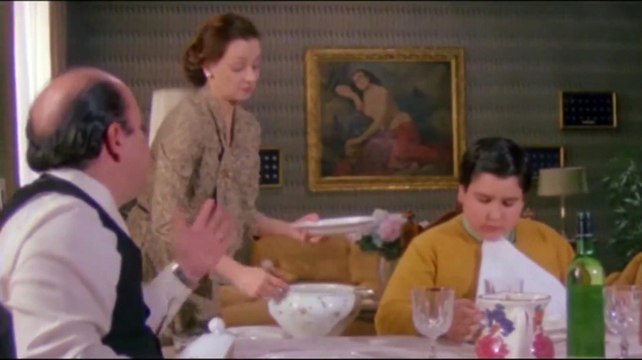 Lino Banfi Aristide - Tanto mamma a me me da i cornetti alla crema che so fuori fioretto...ao guarda che ti spezzo la mano...che sei già grasso come un porcello - scene divertenti da ridere film cult Cornetti alla crema Milena Vukotic Edwige Fenech