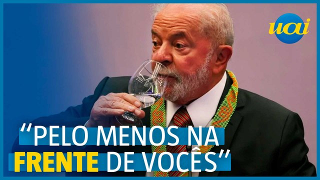 ‘Agora sou um cara que bebe só água’, brinca Lula