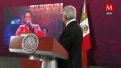 AMLO comparte otro de su top 10 pide que pongan "América" de los Tigres del Norte y Residente