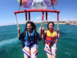 parasailing uçan komik kızlar #2