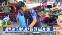 Niño trabaja en sus vacaciones para ayudar a su familia