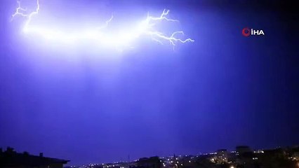 Schockierendes Bild im Juli: Blitze erhellten die Nacht