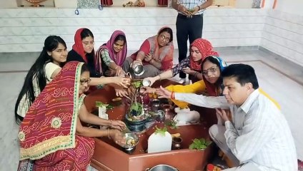 Sawan Month: हर-हर महादेव से गूंजे शिवालय, शुरू हुई पूजा-अर्चना