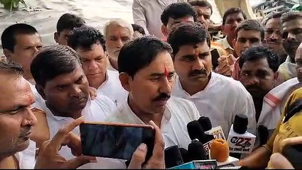 अधिकारियों से बोले प्रभारी मंत्री, 08 दिन में आवास स्वीकृत कर नौवें दिन खाते में पहुंचाएं राशि