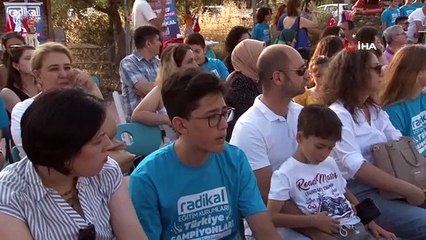 Radikal Eğitim Kurumlarında LGS'de derece yapan öğrencilere ödül