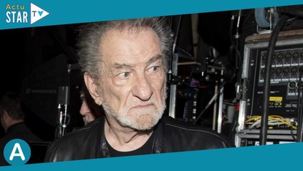 "J'avais envie de leur foutre des tartes" : Eddy Mitchell dérangé pendant un enterrement, un vilain