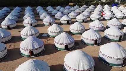 174 tentes kirghizes construites seront des maisons chaleureuses pour les victimes du tremblement de terre